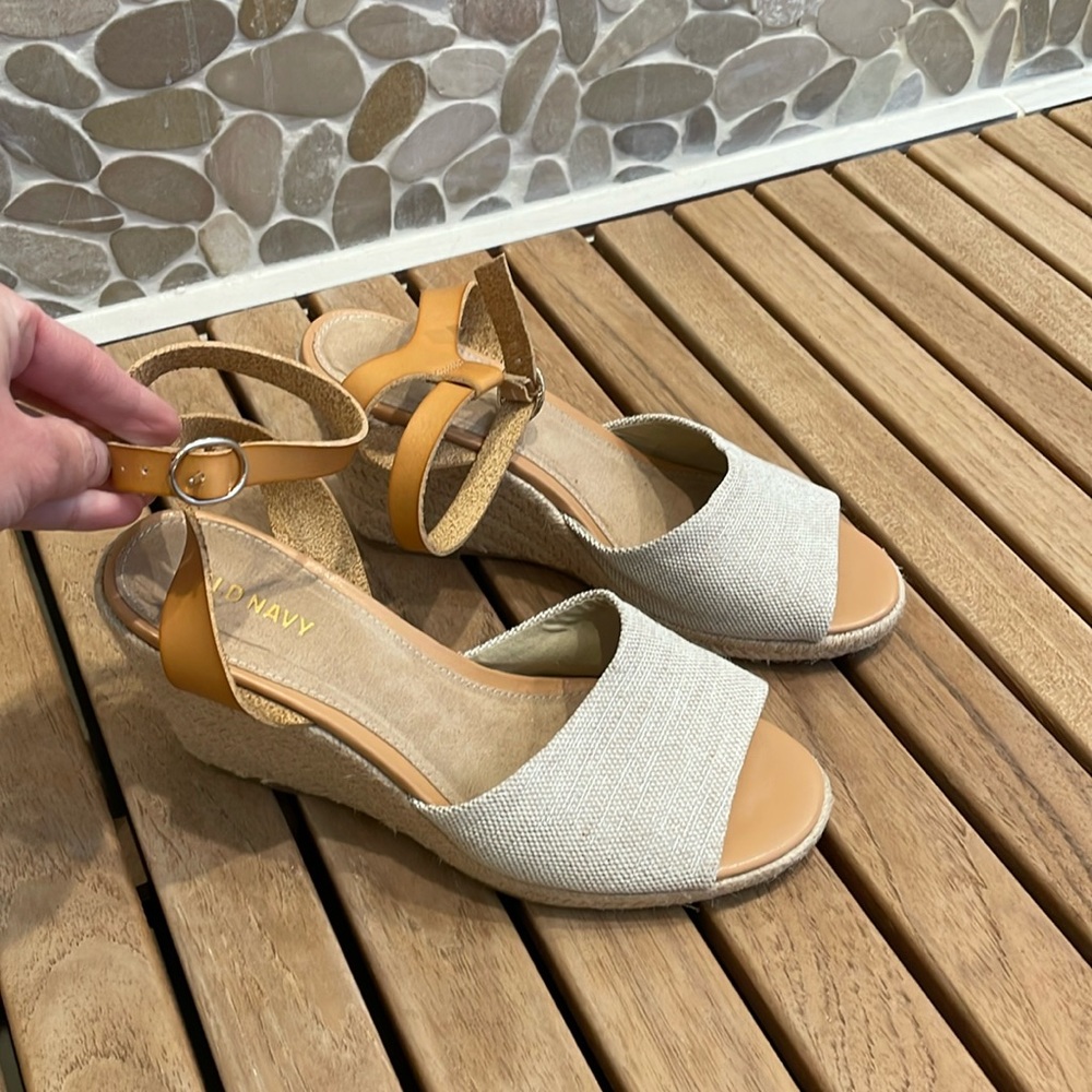 Women’s Old Navy heel espadrille